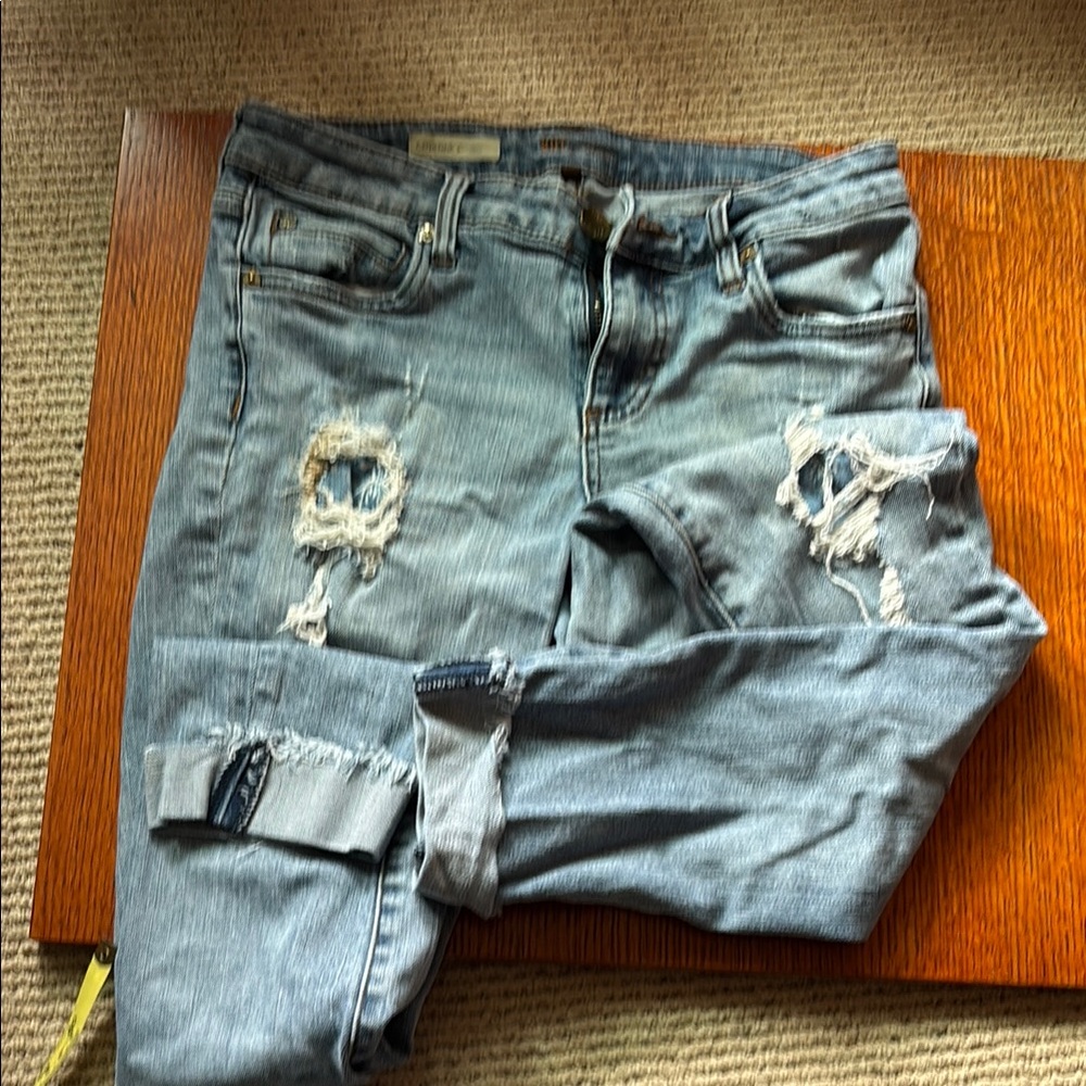 KUT FROM THE CLOTH Catherine Boyfriend cropped jeans. Distressed. Size 0